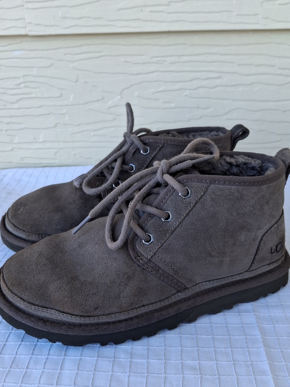 UGG  Neumel Gray Suede Chukka Boots Sz 5 Women's Sz 6.5 Or 7
